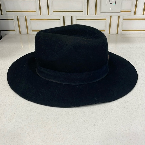 Roots Black 100% Wool Hat - Picture 6 of 14